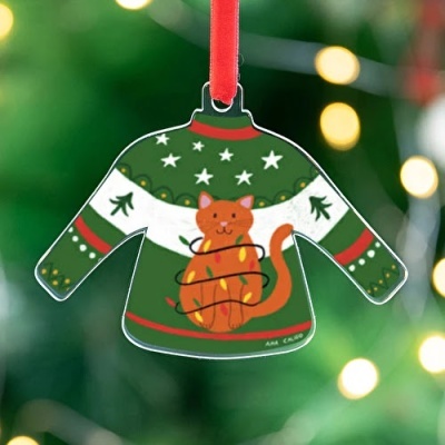 Enfeite de Natal em forma de camisola verde com gato e estrelas