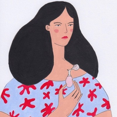 Ilustração de mulher a segurar frasco de perfume