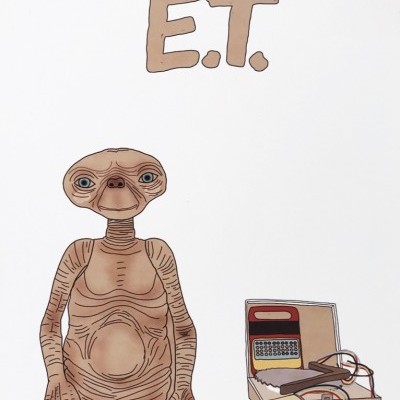 Ilustração do personagem E.T. com dispositivo tecnológico e caixa ao lado sobre fundo branco.