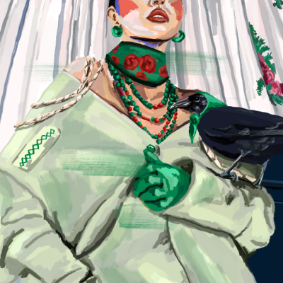 Mulher com roupa verde clara e corvo preto no braço diante de cortinas brancas.