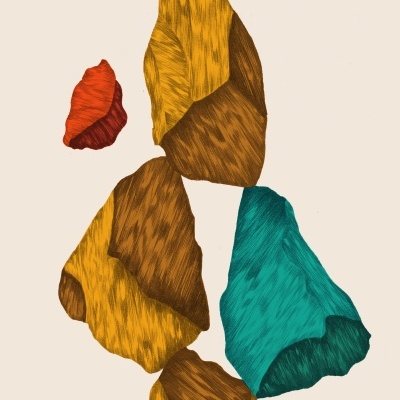 Folhas ou pétalas estilizadas coloridas com textura riscada em fundo bege