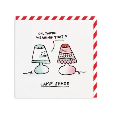 Cartão com desenho humorístico de dois candeeiros, um azul claro e um rosa decorado, com texto em inglês.