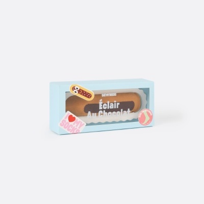 Embalagem de éclair de chocolate com texto 'Éclair Au Chocolat'