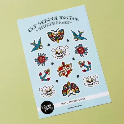 Folha de autocolantes vinil Old School Tattoo com caveiras, corações, andorinhas, rosas e âncoras coloridas