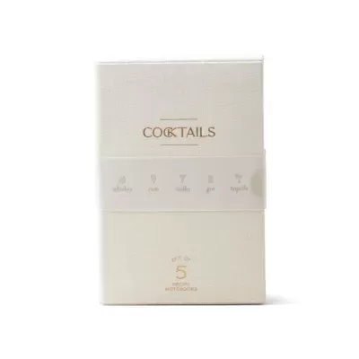 Livro COCKTAILS branco com texto dourado e faixa com ícones de bebidas