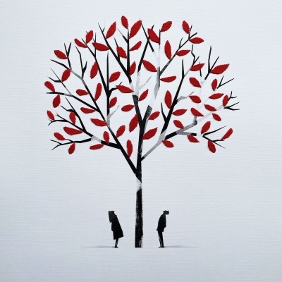 Quadro minimalista de árvore com folhas vermelhas e duas silhuetas negras opostas