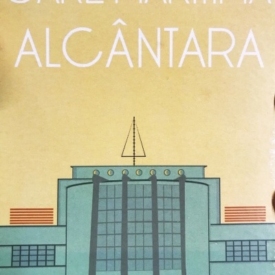 Ilustração do edifício Gare Marítima Alcântara com texto no topo.