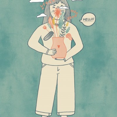 Ilustração de personagem a segurar vaso com flores e balão de fala 'HELLO!'