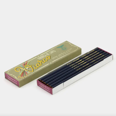 Conjunto de lápis de cor Bianco em caixa verde com texto dourado.