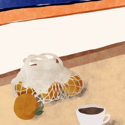 Cesta de rede com tangerinas e chávena de café sobre mesa bege