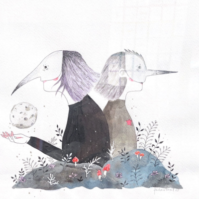 Ilustração de duas figuras humanas com bicos de pássaro, sentadas num monte com plantas e cogumelos