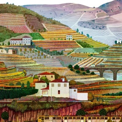 Paisagem rural com vinhas em socalcos coloridos, casas brancas e comboio amarelo junto a um rio