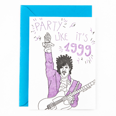 Cartão com ilustração de figura segurando copo e guitarra com texto 