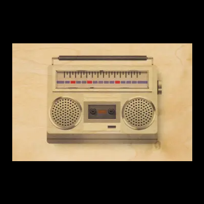 Rádio portátil retro bege com colunas redondas, cassete e antena