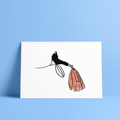 Ilustração minimalista de mão segurando folhas cor de rosa