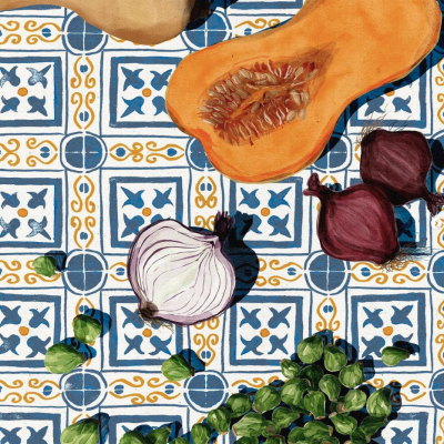 Abóbora butternut, cebolas e folhas verdes sobre mesa com azulejos azuis e brancos