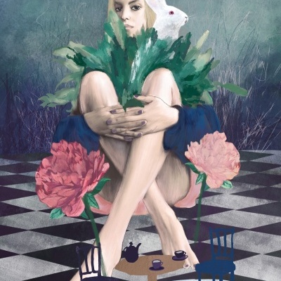 Ilustração de mulher com coelho e flores numa sala com chão xadrez