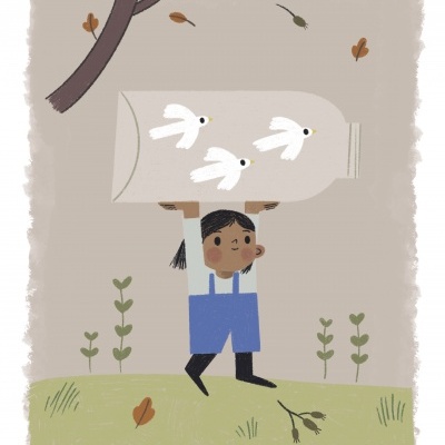 Criança a segurar caixa com aves num cenário outonal