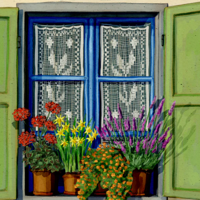 Janela azul com cortinas rendadas e quatro vasos com flores coloridas, estores verdes abertos e azulejos azuis na parede bege