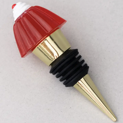 Rolha de garrafa com topo em forma de cupcake vermelho e branco