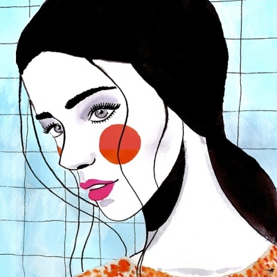 Ilustração de mulher de perfil com cabelo preto e camisola laranja com padrão