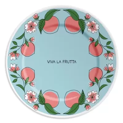 Prato cerâmico azul com desenhos de pêssegos, flores e texto VIVA LA FRUTTA
