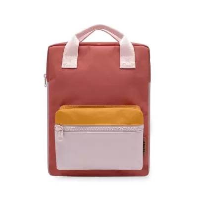 mochila quadrada rosa com bolso amarelo e branco