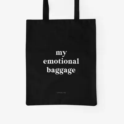 Saco de tecido preto com texto branco 'my emotional baggage'