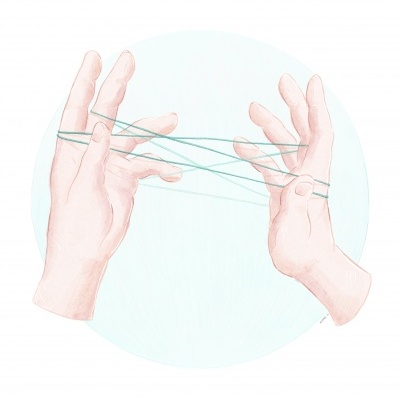 Duas mãos humanas a segurarem um fio azul formando padrão entre dedos