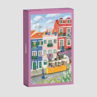 Caixa lilás com ilustração colorida de edifícios e eléctrico em Lisboa