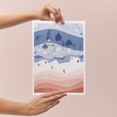 Cartaz ilustrado com camadas coloridas e figuras estilizadas