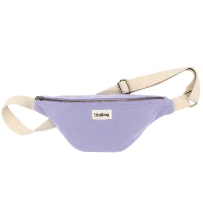 Pochete lilás com alças bege e etiqueta hindbag