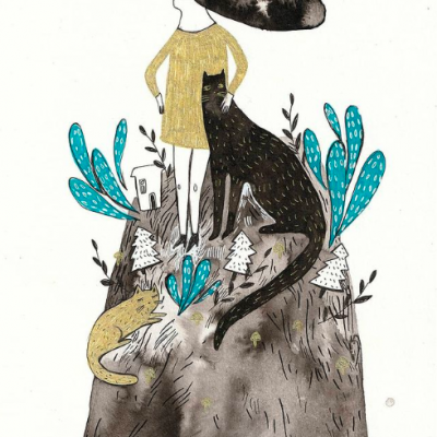 Ilustração de mulher com vestido amarelo e dois gatos em ilhota com plantas e árvores.