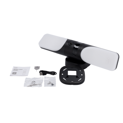 Luz de segurança exterior com câmara e acessórios em fundo branco