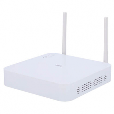 Router branco com duas antenas verticais e grelhas laterais
