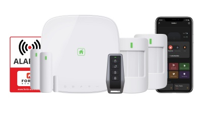 Sistema de alarme doméstico com sensores, comando e telemóvel