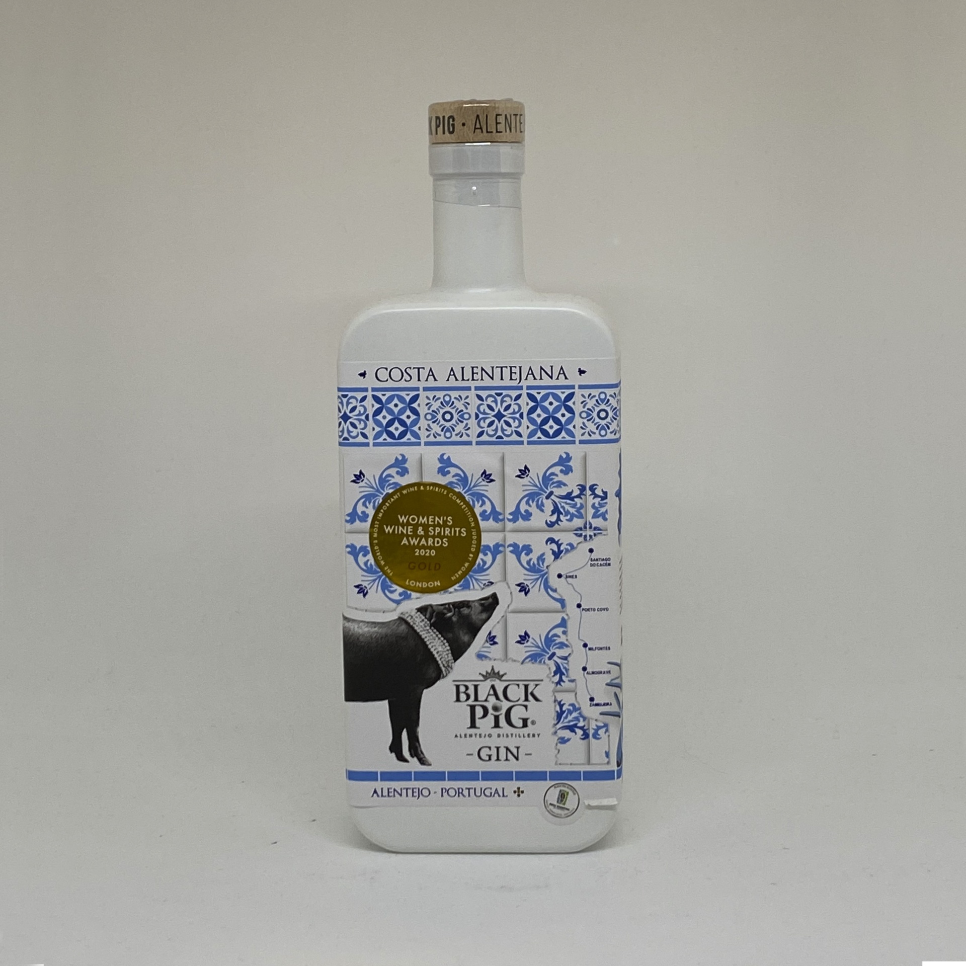 Gin Original Rota Vicentina Garrafa branca de gin Black Pig decorada com azulejos azuis e porco preto