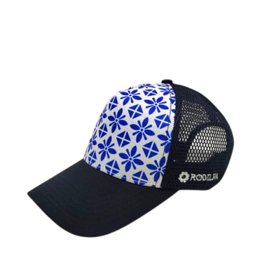 Boné de rede preto com padrão azul e branco e texto RODILHA