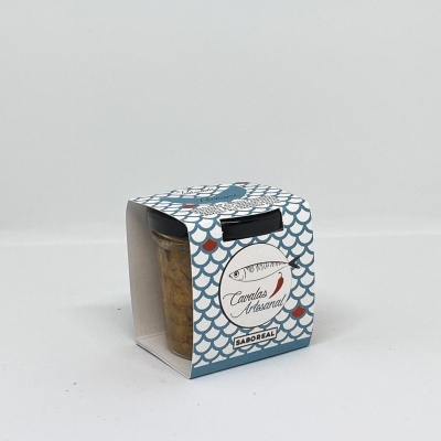 Frasco de conserva artesanal em embalagem cartonada com padrão azul e branco