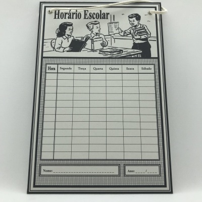 Quadro horário escolar preto e branco com ilustração de crianças e espaço para preencher horário