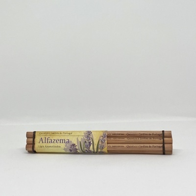 Conjunto de lápis aromatizados Alfazema com embalagem amarela e ilustração de flores