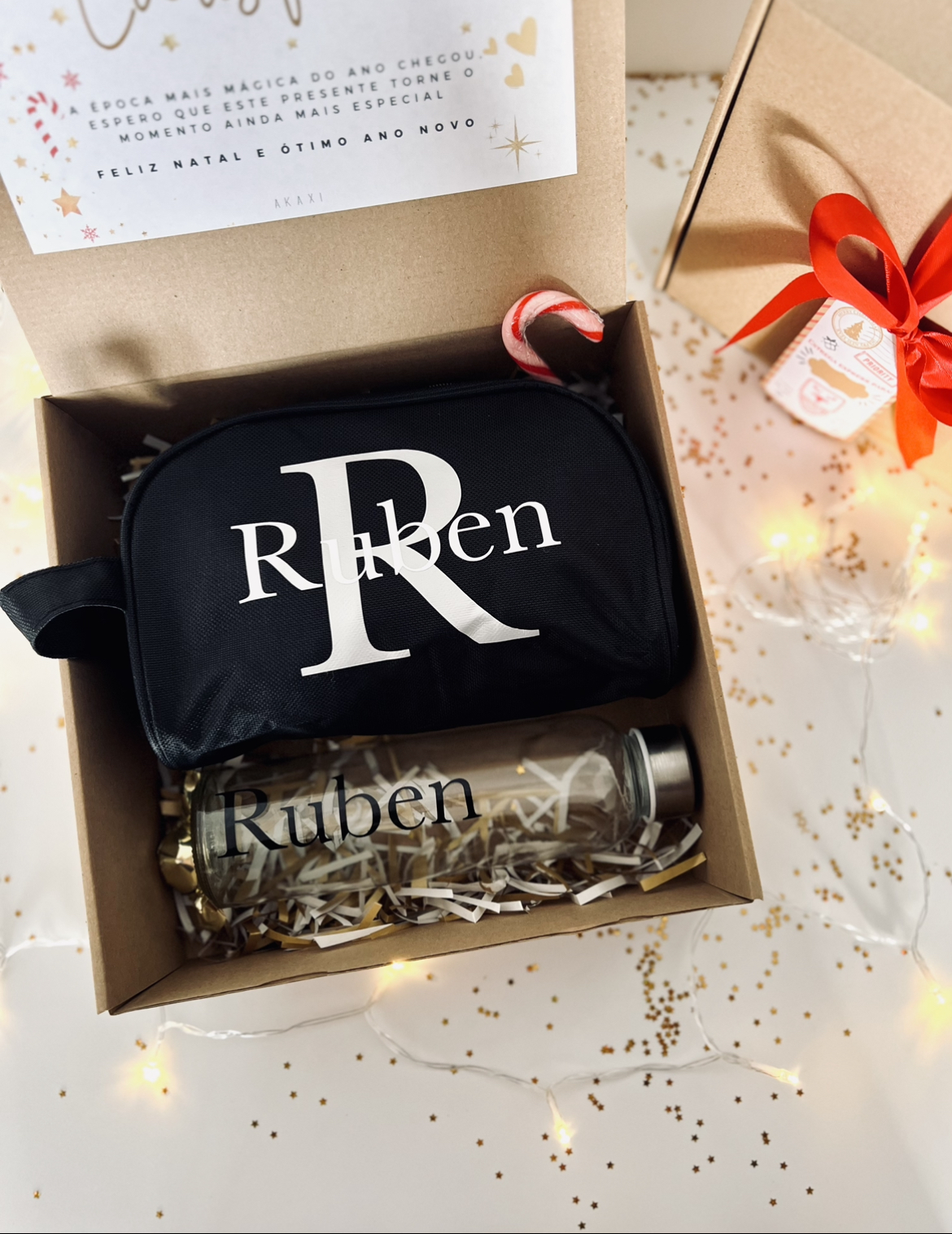 Box Nécessaire + Garrafa de Vidro Caixa de presente com necessaire preta e garrafa personalizada com o nome Ruben