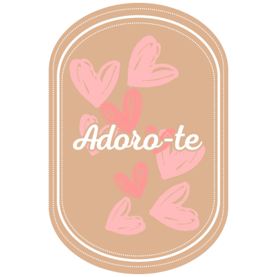 Etiqueta castanha com corações rosa e texto 'Adoro-te'