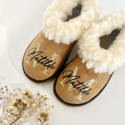 https://www.akaxi.pt/product/pantufas-inicial-nome