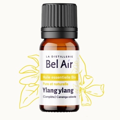 Frasco de óleo essencial Bel Air Ylang ylang com etiqueta branca e tampa preta