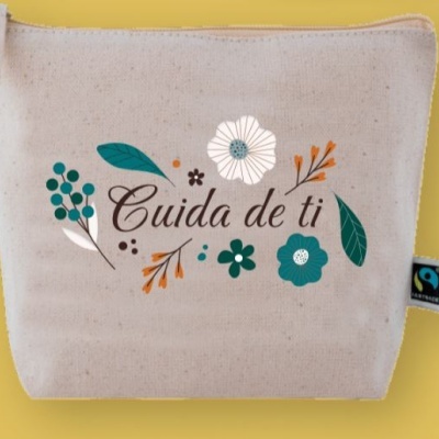 Necessaire bege com flores e texto 'Cuida de ti'