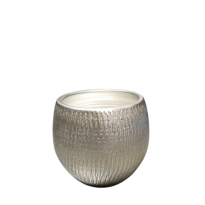Vaso decorativo redondo metálico prateado com textura estriada