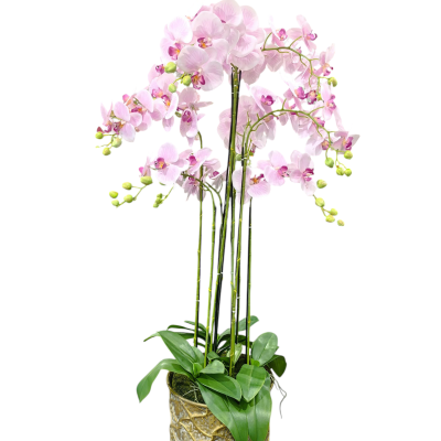 Orquídea artificial rosa em vaso dourado decorativo
