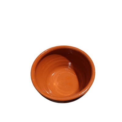 Tigela pequena de barro vidrado castanha vista de cima