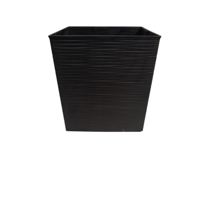 Vaso quadrado preto com textura ondulada